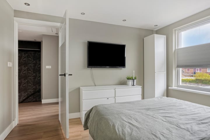 Photo 17 of burgemeester Wijniastraat 42