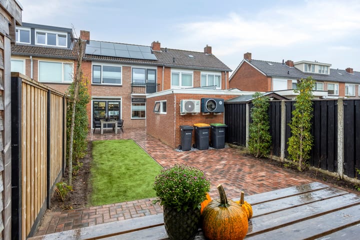 Photo 28 of burgemeester Wijniastraat 42