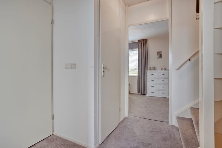 Photo 22 of Libel 34