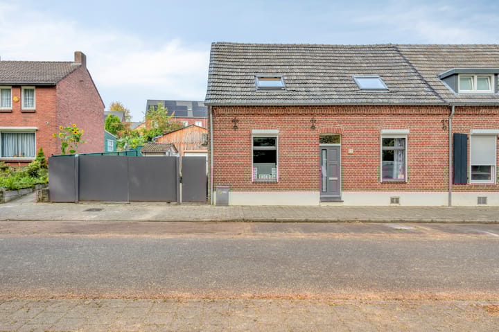 Photo 1 of Gebroek 32