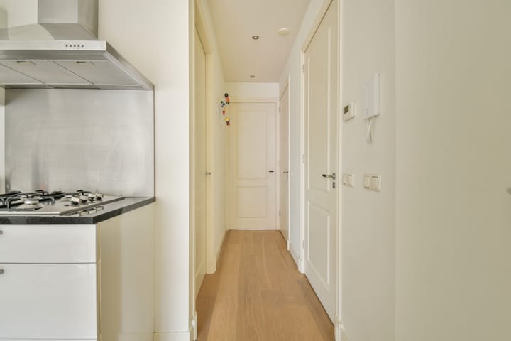 Foto 15 van Luzacstraat 9-3