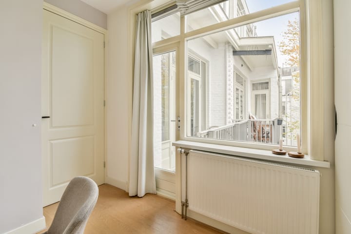 Foto 24 van Luzacstraat 9-3