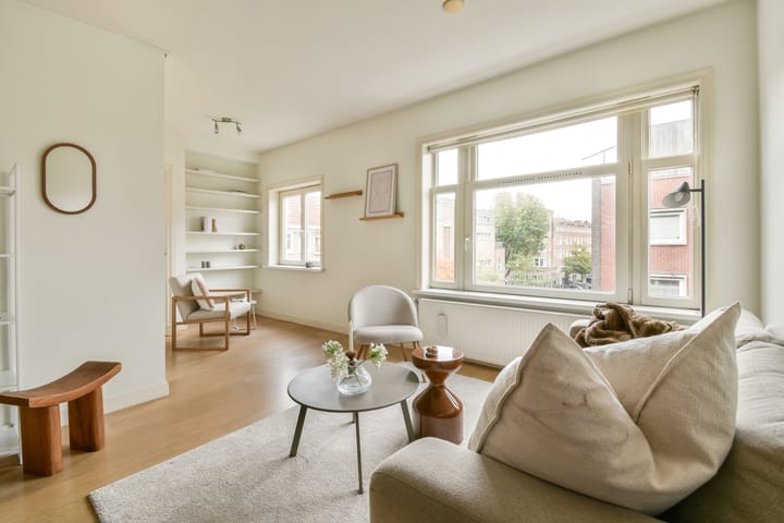 Foto 5 van Luzacstraat 9-3