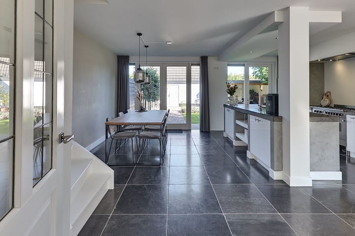 Foto 9 van Beneluxlaan 2