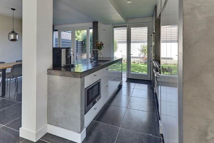 Foto 23 van Beneluxlaan 2