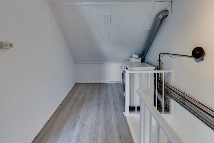 Foto 43 van Beneluxlaan 2