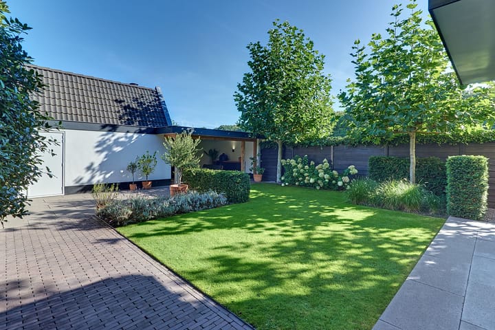 Foto 48 van Beneluxlaan 2