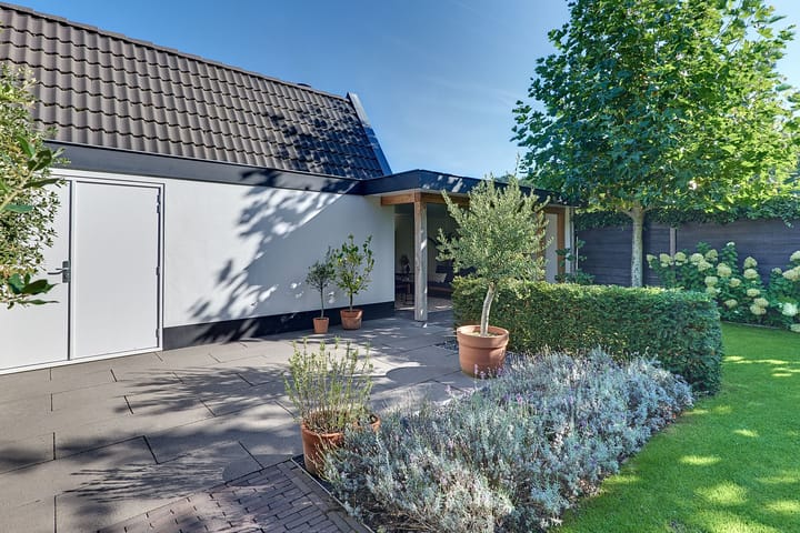 Foto 49 van Beneluxlaan 2