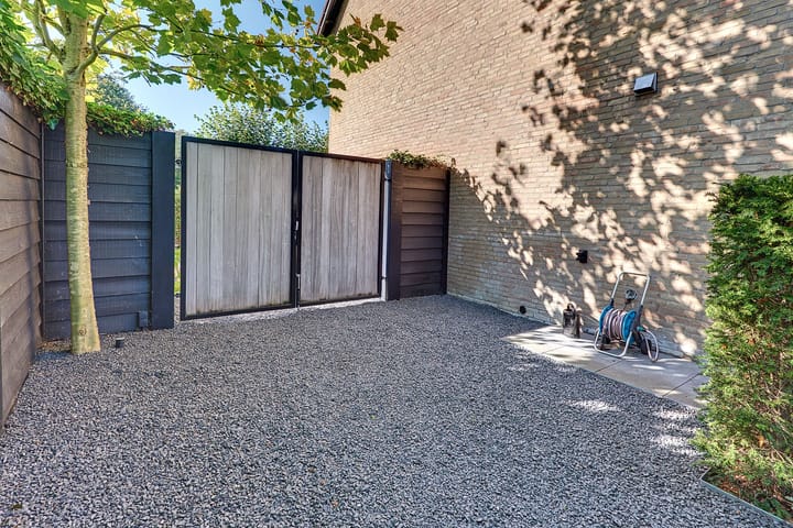 Foto 57 van Beneluxlaan 2