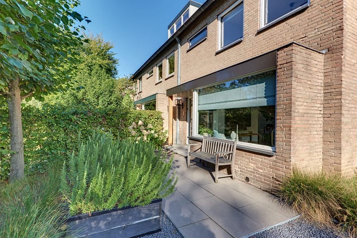 Foto 61 van Beneluxlaan 2