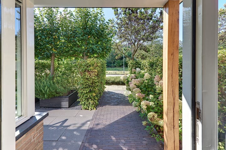 Foto 63 van Beneluxlaan 2