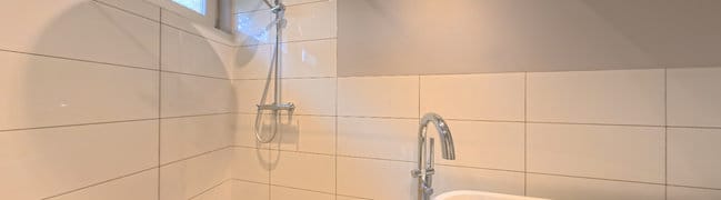 Badkamer 1 bijgebouw