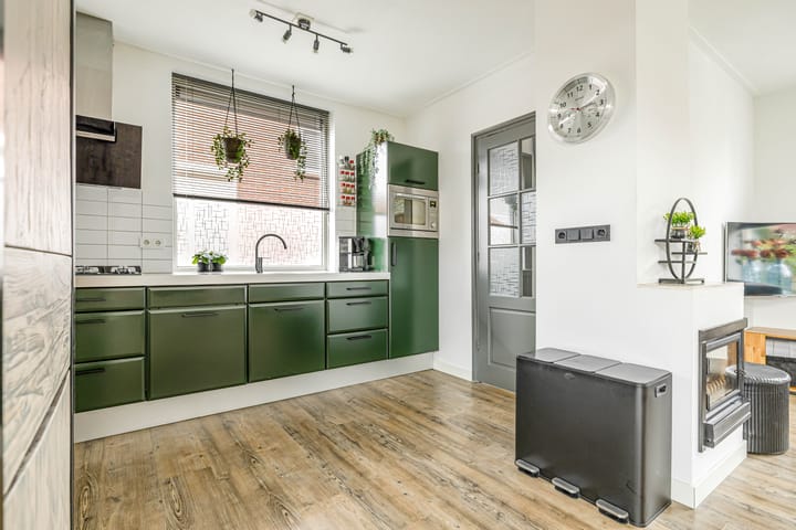 Photo 17 of Dr.A.Th.Plantenstraat 11