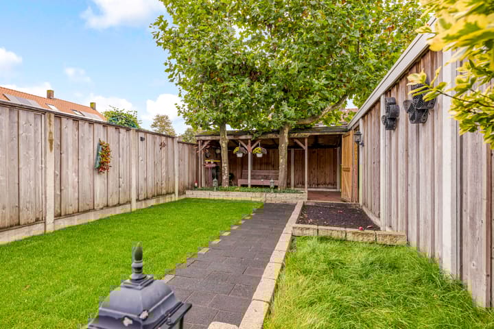 Photo 35 of Dr.A.Th.Plantenstraat 11