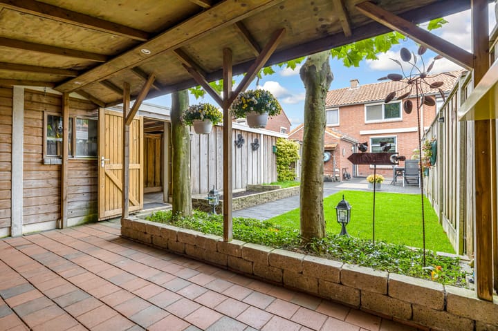 Photo 42 of Dr.A.Th.Plantenstraat 11