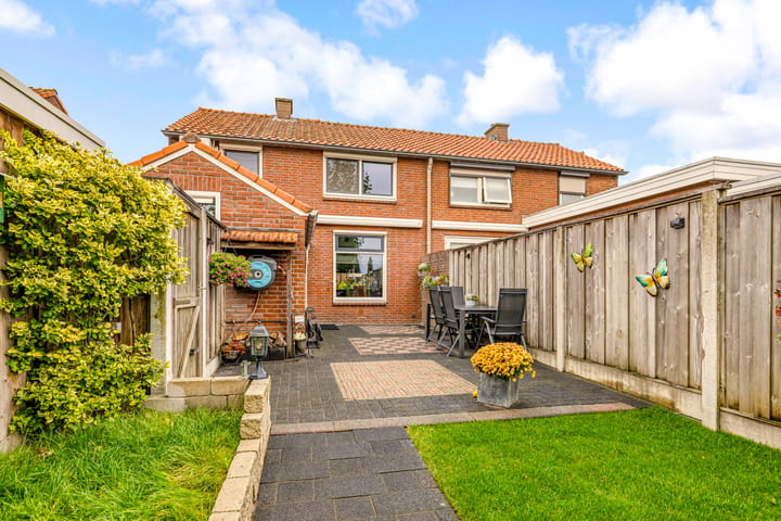 Photo 43 of Dr.A.Th.Plantenstraat 11