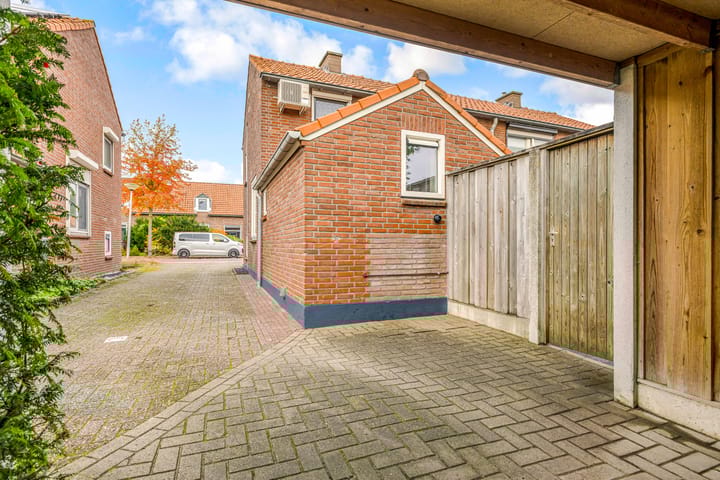 Photo 47 of Dr.A.Th.Plantenstraat 11