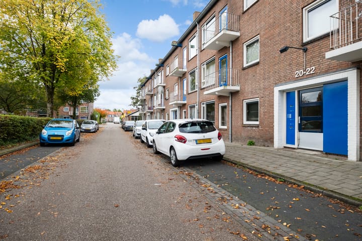 Photo 28 of Van Brakelstraat 22-C