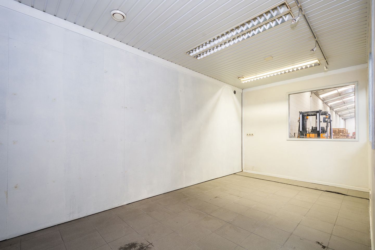 View photo 4 of Oosterbroekweg 11