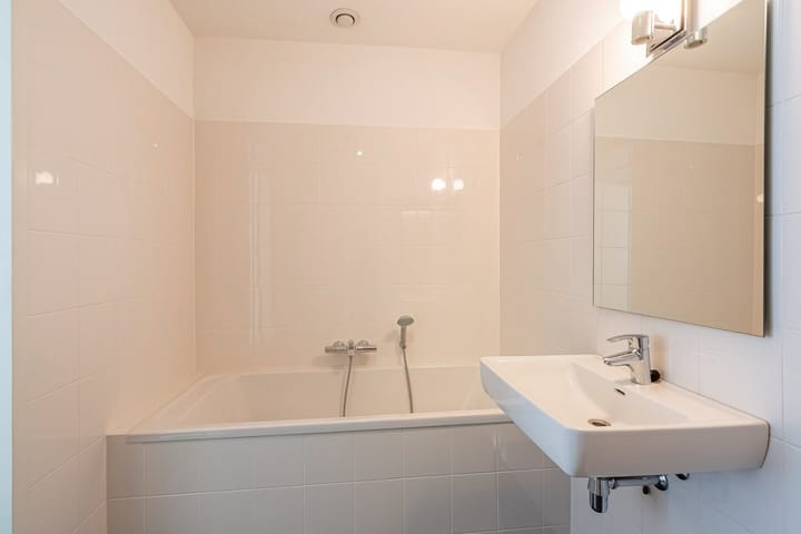 Photo 15 of Wijnbrugstraat 262