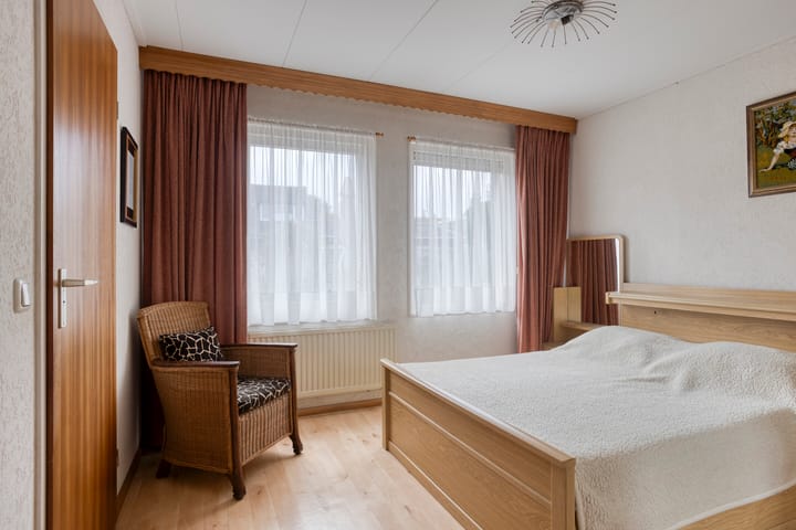 Photo 12 of Jan van der Heydenstraat 3