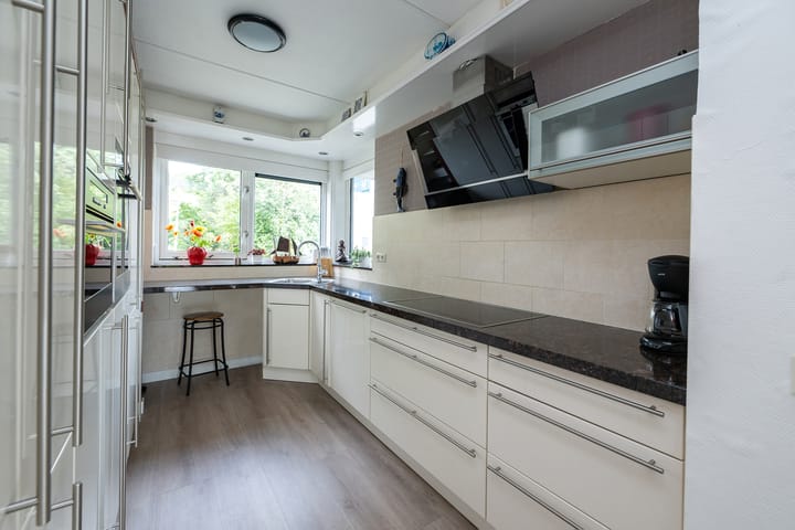 Photo 10 of Van Rielstraat 16