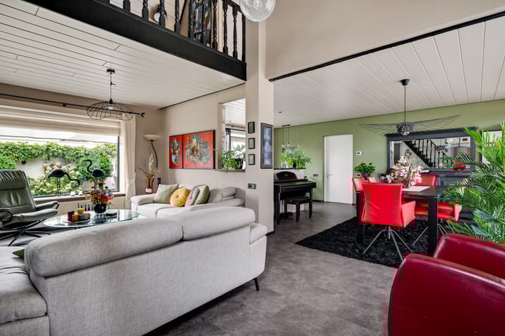 Photo 2 of Burgemeester Mertensstraat 8