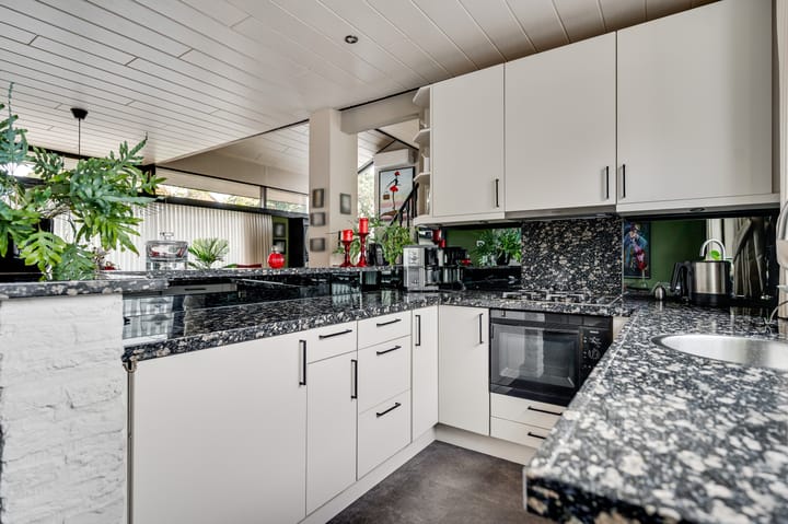 Photo 16 of Burgemeester Mertensstraat 8