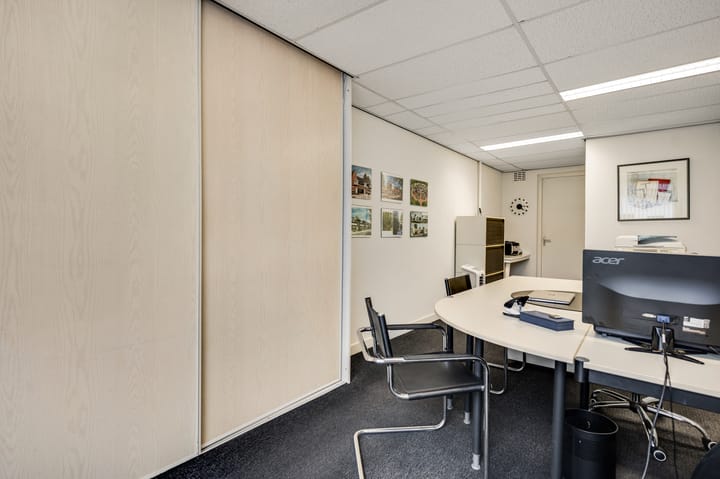 Photo 32 of Burgemeester Mertensstraat 8