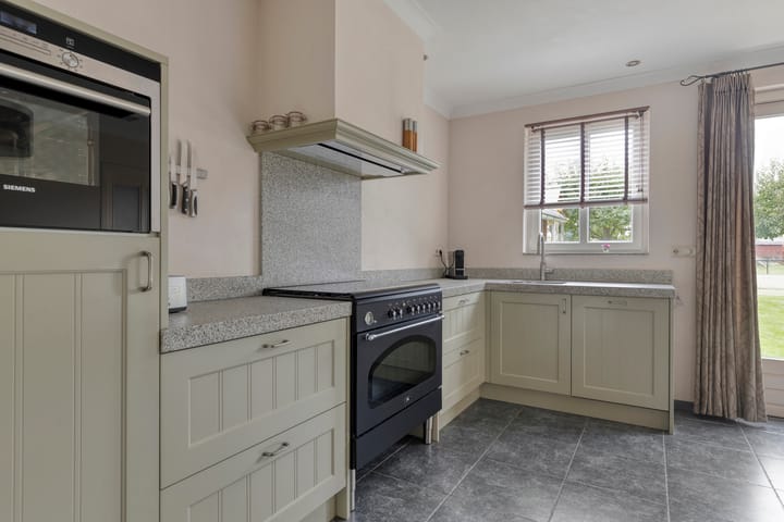 Photo 19 of Grensweg 5