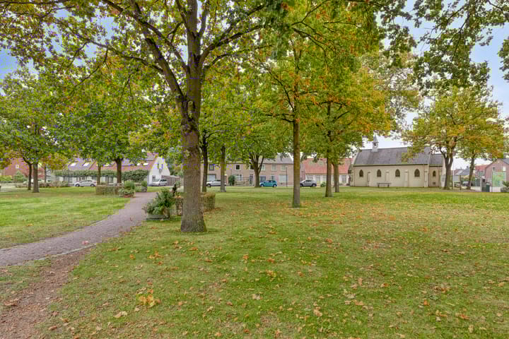 Photo 55 of Grensweg 5