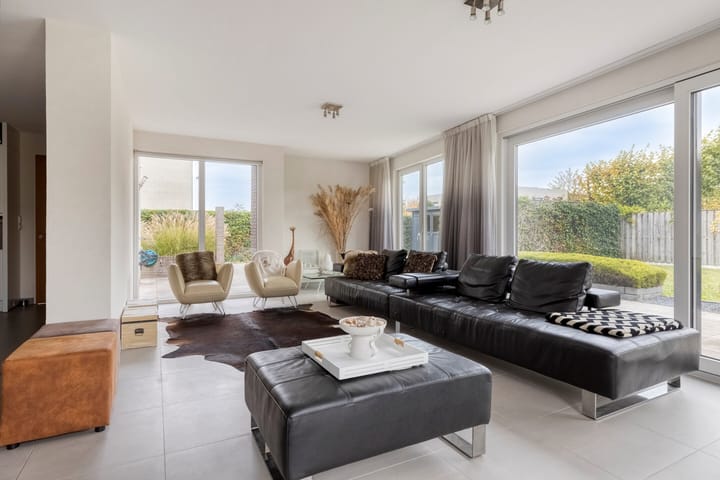 Foto 18 van Hoefbladstraat 34