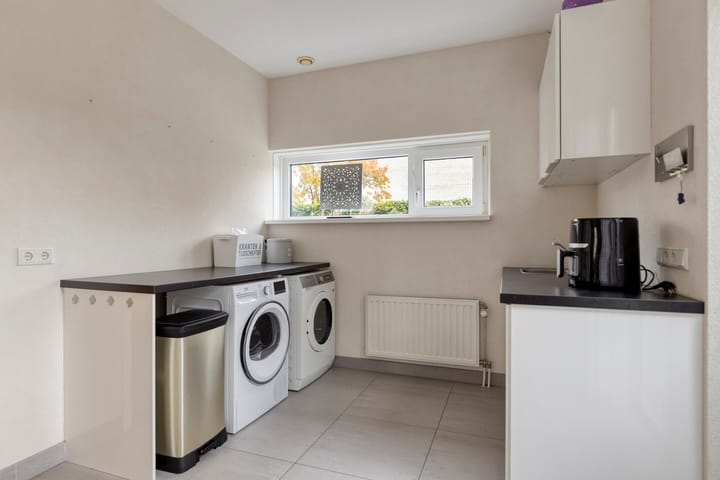 Foto 27 van Hoefbladstraat 34