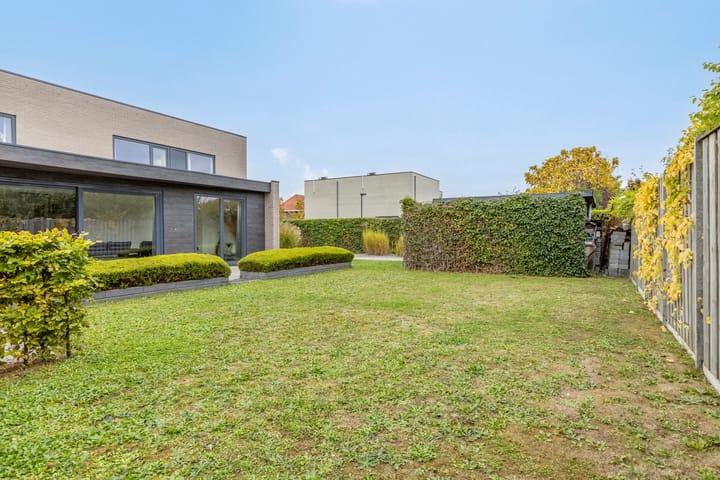 Foto 47 van Hoefbladstraat 34