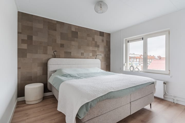 Foto 25 van Lange Mees 13