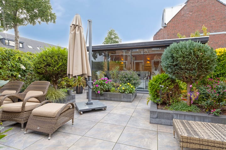 Photo 4 of Pernisstraat 1