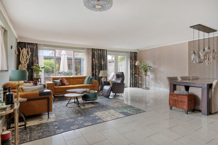 Photo 7 of Pernisstraat 1