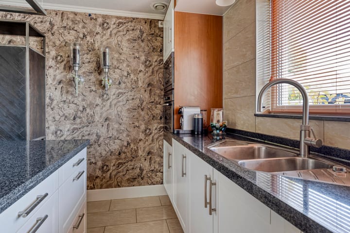 Photo 15 of Pernisstraat 1