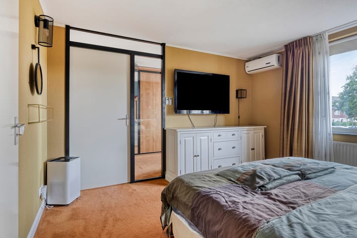 Photo 23 of Pernisstraat 1