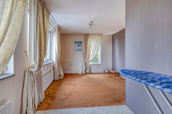 Photo 37 of Pernisstraat 1