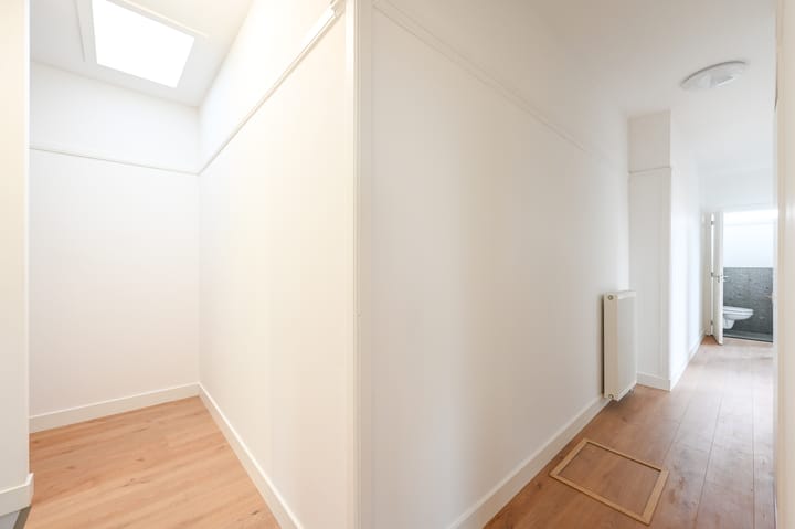 Foto 8 van Linnaeusstraat 239