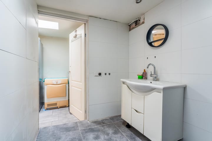 Photo 13 of Maasstraat 17