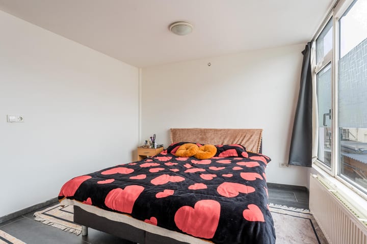 Photo 17 of Maasstraat 17