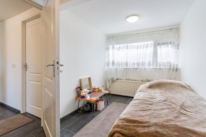 Photo 19 of Maasstraat 17