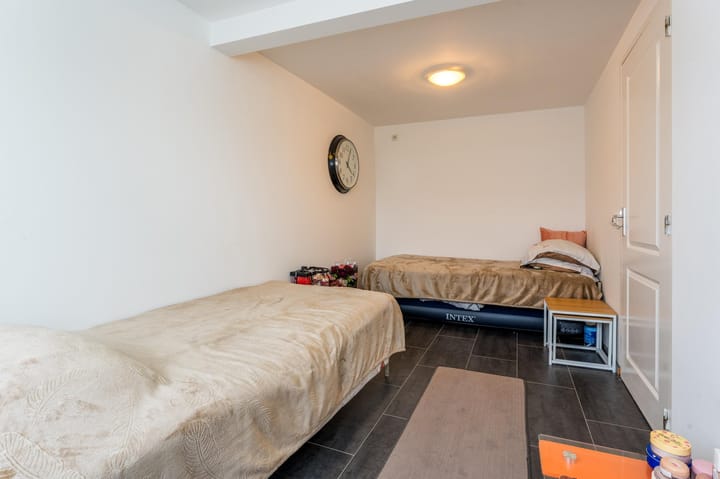 Photo 20 of Maasstraat 17