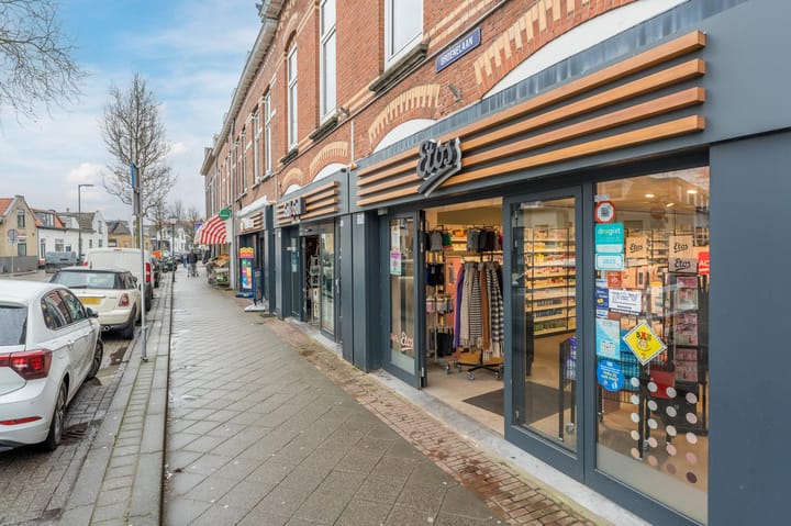 Photo 24 of Maasstraat 17