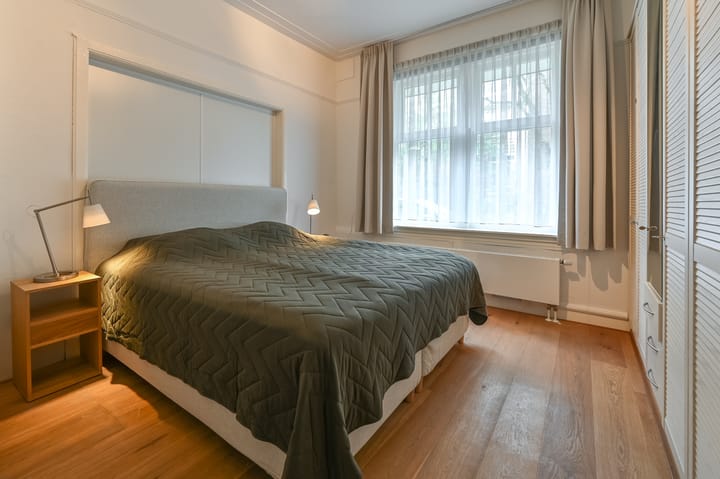 Photo 13 of Anthonie van Dijckstraat 5-H