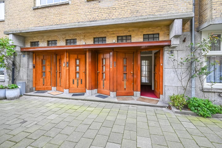 Photo 29 of Anthonie van Dijckstraat 5-H