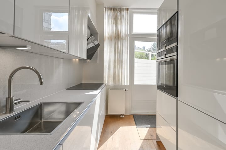 Photo 12 of Anthonie van Dijckstraat 5-H