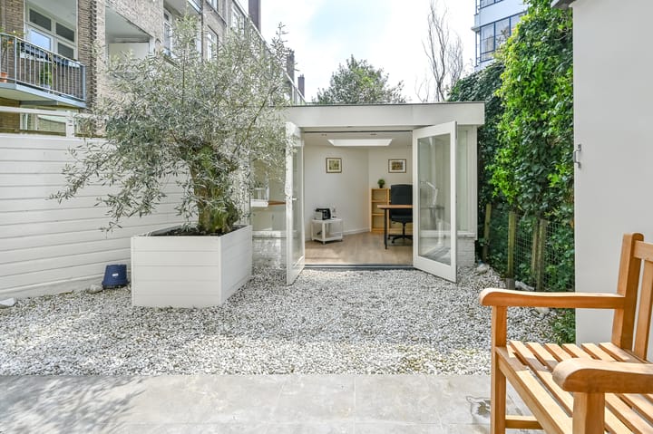 Photo 22 of Anthonie van Dijckstraat 5-H